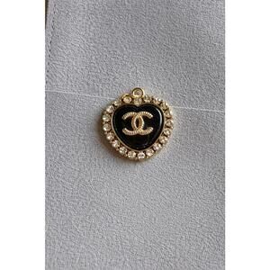AUTHENTIC Chanel Heart Charm Zipper Pull